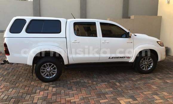 Tenga Tsaru Toyota Hilux Chena Mota in Beitbridge in Matabeleland South Tenga Tsaru Toyota Hilux Chena Mota in Beitbridge in Matabeleland South