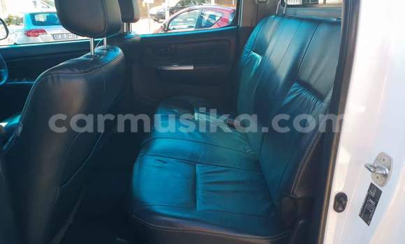 Tenga Tsaru Toyota Hilux Chena Mota in Beitbridge in Matabeleland South Tenga Tsaru Toyota Hilux Chena Mota in Beitbridge in Matabeleland South