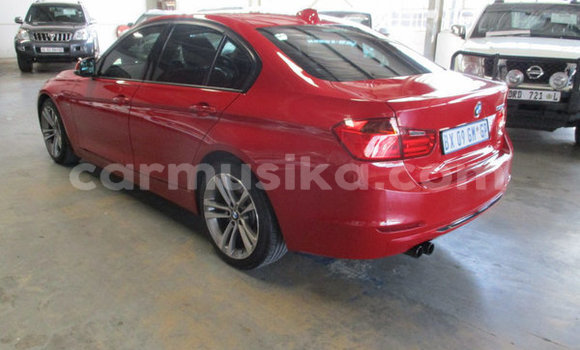 Nunua Ilio tumika BMW 3–Series Nyekundu Gari ndani ya Beitbridge nchini Matabeleland Kusini Nunua Ilio tumika BMW 3–Series Nyekundu Gari ndani ya Beitbridge nchini Matabeleland Kusini