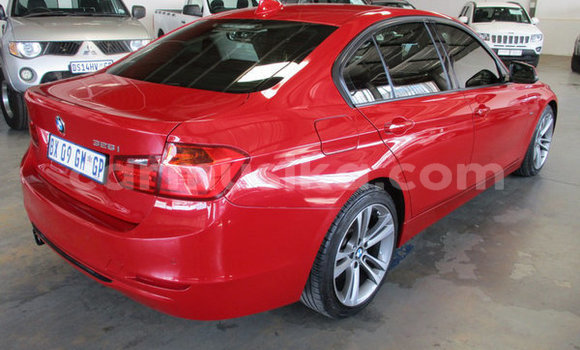 Nunua Ilio tumika BMW 3–Series Nyekundu Gari ndani ya Beitbridge nchini Matabeleland Kusini Nunua Ilio tumika BMW 3–Series Nyekundu Gari ndani ya Beitbridge nchini Matabeleland Kusini