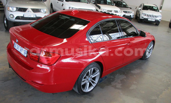 Nunua Ilio tumika BMW 3–Series Nyekundu Gari ndani ya Beitbridge nchini Matabeleland Kusini Nunua Ilio tumika BMW 3–Series Nyekundu Gari ndani ya Beitbridge nchini Matabeleland Kusini