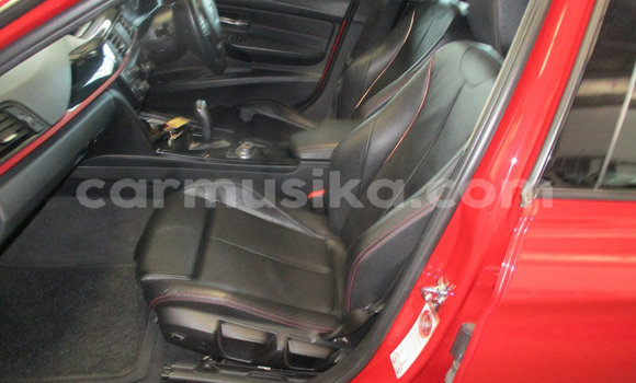 Nunua Ilio tumika BMW 3–Series Nyekundu Gari ndani ya Beitbridge nchini Matabeleland Kusini Nunua Ilio tumika BMW 3–Series Nyekundu Gari ndani ya Beitbridge nchini Matabeleland Kusini