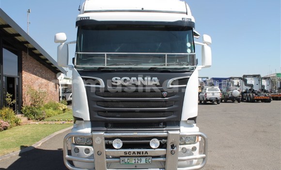 Buy Used Scania R420 White Truck in Beitbridge in Matabeleland South Buy Used Scania R420 White Truck in Beitbridge in Matabeleland South