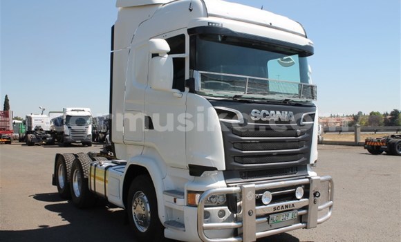 Buy Used Scania R420 White Truck in Beitbridge in Matabeleland South Buy Used Scania R420 White Truck in Beitbridge in Matabeleland South