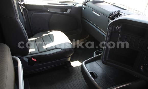 Buy Used Scania R420 White Truck in Beitbridge in Matabeleland South Buy Used Scania R420 White Truck in Beitbridge in Matabeleland South