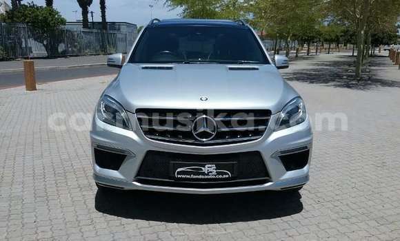 Acheter Occasion Voiture Mercedes‒Benz ML–Class Gris à Beitbridge, Matabeleland South Acheter Occasion Voiture Mercedes‒Benz ML–Class Gris à Beitbridge, Matabeleland South