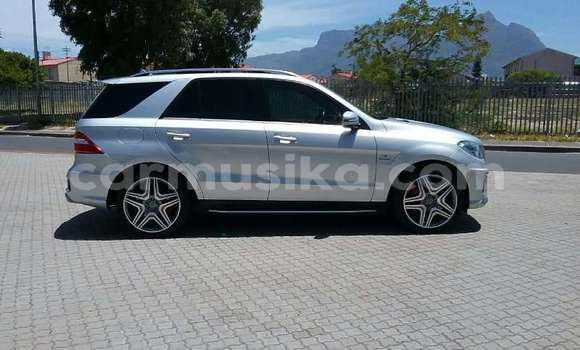 Acheter Occasion Voiture Mercedes‒Benz ML–Class Gris à Beitbridge, Matabeleland South Acheter Occasion Voiture Mercedes‒Benz ML–Class Gris à Beitbridge, Matabeleland South