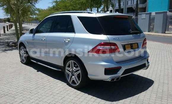 Acheter Occasion Voiture Mercedes‒Benz ML–Class Gris à Beitbridge, Matabeleland South Acheter Occasion Voiture Mercedes‒Benz ML–Class Gris à Beitbridge, Matabeleland South