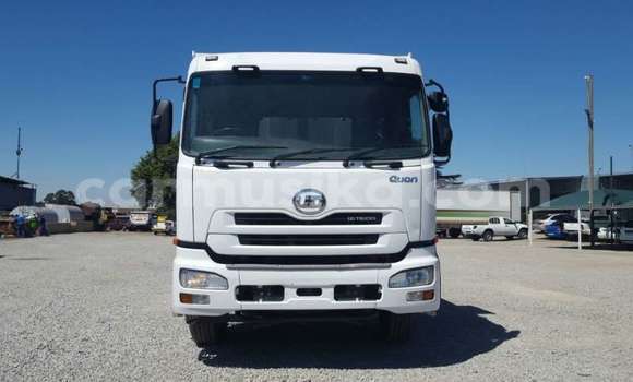 Nunua Ilio tumika Nissan UD Nyeupe Lori ndani ya Beitbridge nchini Matabeleland Kusini Nunua Ilio tumika Nissan UD Nyeupe Lori ndani ya Beitbridge nchini Matabeleland Kusini