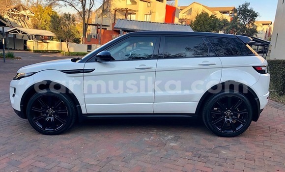 Tenga Tsaru Land Rover Range Rover Evoque Chena Mota in Beitbridge in Matabeleland South Tenga Tsaru Land Rover Range Rover Evoque Chena Mota in Beitbridge in Matabeleland South