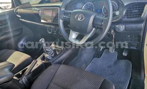 Tenga Tsaru Toyota Hilux Zvimwe Mota in Beitbridge in Matabeleland South Tenga Tsaru Toyota Hilux Zvimwe Mota in Beitbridge in Matabeleland South
