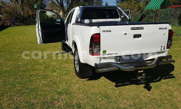 Buy Used Toyota Hilux White Car in Beitbridge in Matabeleland South Buy Used Toyota Hilux White Car in Beitbridge in Matabeleland South