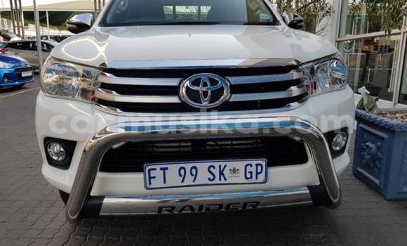 Acheter Occasion Voiture Toyota Hilux Blanc à Beitbridge, Matabeleland South Acheter Occasion Voiture Toyota Hilux Blanc à Beitbridge, Matabeleland South
