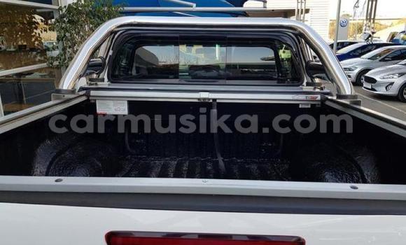 Acheter Occasion Voiture Toyota Hilux Blanc à Beitbridge, Matabeleland South Acheter Occasion Voiture Toyota Hilux Blanc à Beitbridge, Matabeleland South