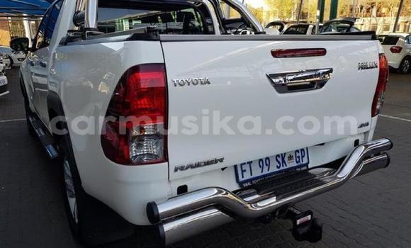 Acheter Occasion Voiture Toyota Hilux Blanc à Beitbridge, Matabeleland South Acheter Occasion Voiture Toyota Hilux Blanc à Beitbridge, Matabeleland South