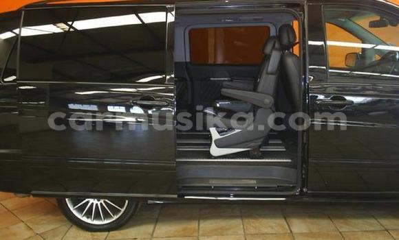 Tenga Tsaru Mercedes‒Benz Viano Nhema Mota in Beitbridge in Matabeleland South Tenga Tsaru Mercedes‒Benz Viano Nhema Mota in Beitbridge in Matabeleland South