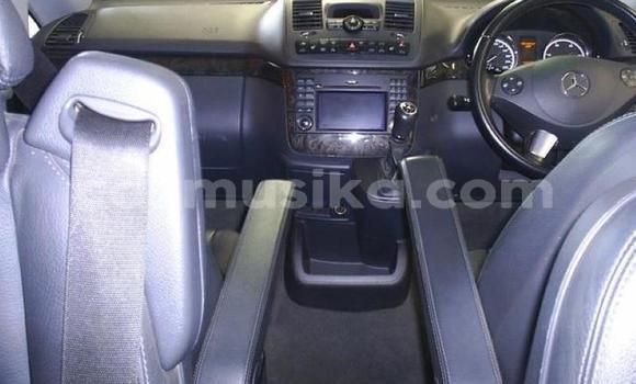 Tenga Tsaru Mercedes‒Benz Viano Nhema Mota in Beitbridge in Matabeleland South Tenga Tsaru Mercedes‒Benz Viano Nhema Mota in Beitbridge in Matabeleland South