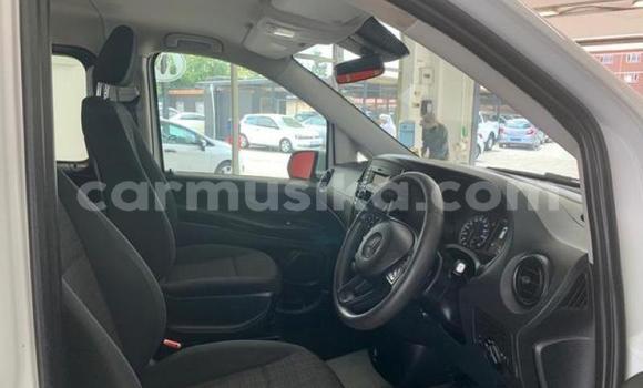 Nunua Ilio tumika Mercedes Viano Nyeupe Gari ndani ya Beitbridge nchini Matabeleland Kusini Nunua Ilio tumika Mercedes Viano Nyeupe Gari ndani ya Beitbridge nchini Matabeleland Kusini