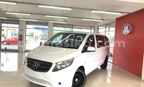 Nunua Ilio tumika Mercedes Viano Nyeupe Gari ndani ya Beitbridge nchini Matabeleland Kusini Nunua Ilio tumika Mercedes Viano Nyeupe Gari ndani ya Beitbridge nchini Matabeleland Kusini