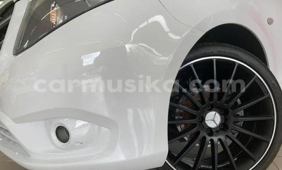 Nunua Ilio tumika Mercedes Viano Nyeupe Gari ndani ya Beitbridge nchini Matabeleland Kusini Nunua Ilio tumika Mercedes Viano Nyeupe Gari ndani ya Beitbridge nchini Matabeleland Kusini