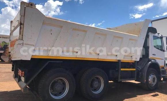 Buy Used Mercedes‒Benz Tipper White Truck in Harare in Harare Buy Used Mercedes‒Benz Tipper White Truck in Harare in Harare