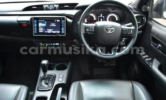 Tenga Tsaru Toyota Hilux Chena Mota in Harare in Harare Tenga Tsaru Toyota Hilux Chena Mota in Harare in Harare