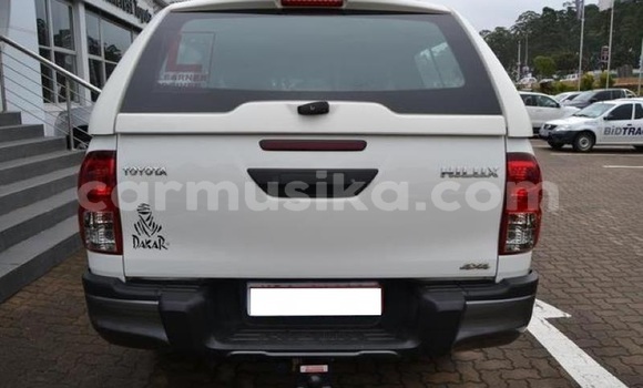 Tenga Tsaru Toyota Hilux Chena Mota in Harare in Harare Tenga Tsaru Toyota Hilux Chena Mota in Harare in Harare