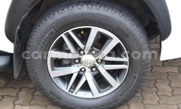 Tenga Tsaru Toyota Hilux Chena Mota in Harare in Harare Tenga Tsaru Toyota Hilux Chena Mota in Harare in Harare