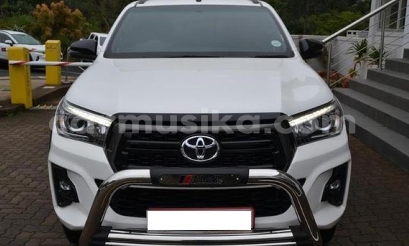 Tenga Tsaru Toyota Hilux Chena Mota in Harare in Harare Tenga Tsaru Toyota Hilux Chena Mota in Harare in Harare