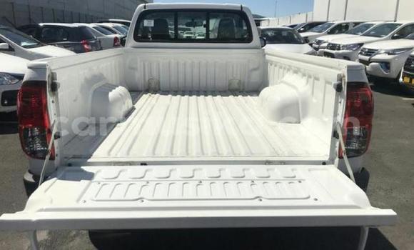 Tenga Tsaru Toyota Hilux Chena Mota in Harare in Harare Tenga Tsaru Toyota Hilux Chena Mota in Harare in Harare