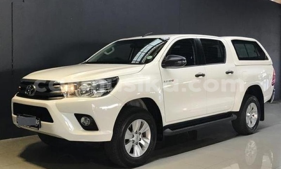 Tenga Tsaru Toyota Hilux Chena Mota in Beitbridge in Matabeleland South Tenga Tsaru Toyota Hilux Chena Mota in Beitbridge in Matabeleland South