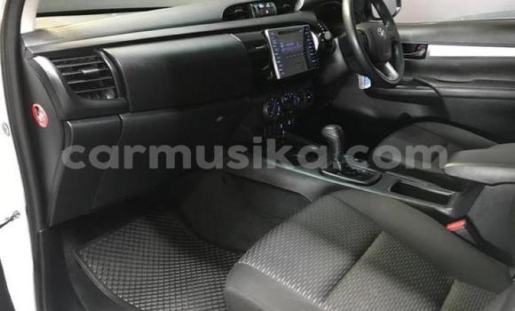 Tenga Tsaru Toyota Hilux Chena Mota in Beitbridge in Matabeleland South Tenga Tsaru Toyota Hilux Chena Mota in Beitbridge in Matabeleland South