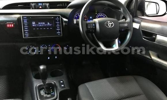 Tenga Tsaru Toyota Hilux Chena Mota in Beitbridge in Matabeleland South Tenga Tsaru Toyota Hilux Chena Mota in Beitbridge in Matabeleland South