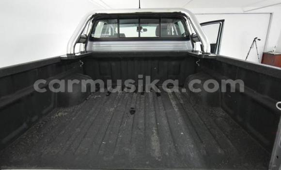 Tenga Tsaru Toyota Hilux Sirivha Mota in Beitbridge in Matabeleland South Tenga Tsaru Toyota Hilux Sirivha Mota in Beitbridge in Matabeleland South