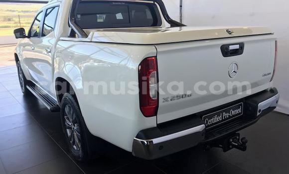 Acheter Occasion Voiture Mercedes‒Benz X-klasse Concept Blanc à Beitbridge, Matabeleland South Acheter Occasion Voiture Mercedes‒Benz X-klasse Concept Blanc à Beitbridge, Matabeleland South