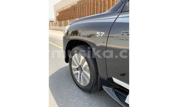 Acheter Import Voiture Toyota Land Cruiser Noir à Import - Dubai, Harare Acheter Import Voiture Toyota Land Cruiser Noir à Import - Dubai, Harare