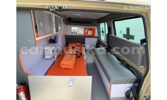 Acheter Import Voiture Toyota Land Cruiser Beige à Import - Dubai, Harare Acheter Import Voiture Toyota Land Cruiser Beige à Import - Dubai, Harare