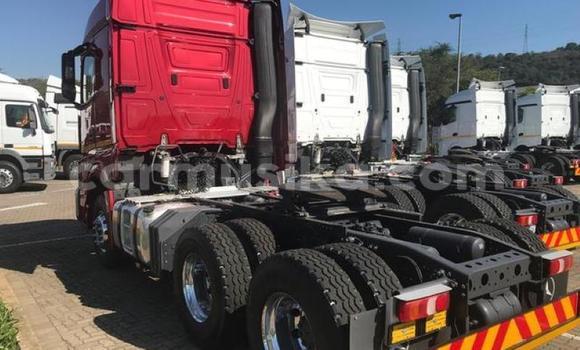 Acheter Occasion Voiture Mercedes‒Benz W124 Autre à Beitbridge, Matabeleland South Acheter Occasion Voiture Mercedes‒Benz W124 Autre à Beitbridge, Matabeleland South