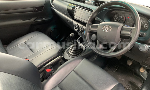 Acheter Occasion Voiture Toyota Hilux Blanc à Beitbridge, Matabeleland South Acheter Occasion Voiture Toyota Hilux Blanc à Beitbridge, Matabeleland South