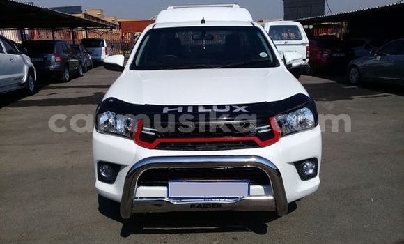 Acheter Occasion Voiture Toyota Hilux Blanc à Beitbridge, Matabeleland South Acheter Occasion Voiture Toyota Hilux Blanc à Beitbridge, Matabeleland South