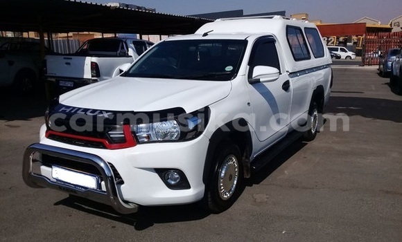 Acheter Occasion Voiture Toyota Hilux Blanc à Beitbridge, Matabeleland South Acheter Occasion Voiture Toyota Hilux Blanc à Beitbridge, Matabeleland South