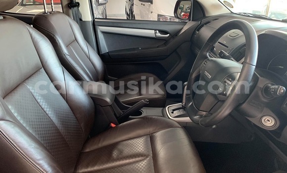 Buy Used Isuzu MU-7 Red Car in Beitbridge in Matabeleland South Buy Used Isuzu MU-7 Red Car in Beitbridge in Matabeleland South