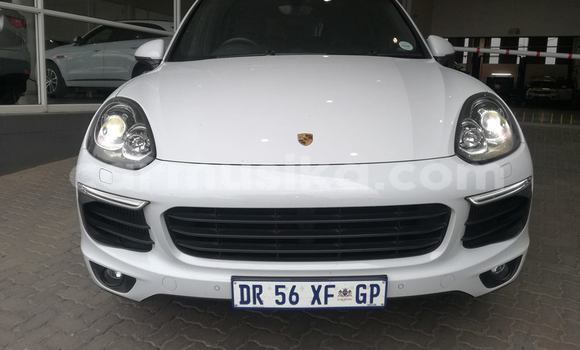 Buy Used Porsche Cayenne White Car in Harare in Harare Buy Used Porsche Cayenne White Car in Harare in Harare