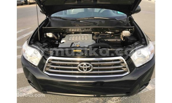 Tenga Imported Toyota Highlander Nhema Mota in Import - Dubai in Harare Tenga Imported Toyota Highlander Nhema Mota in Import - Dubai in Harare