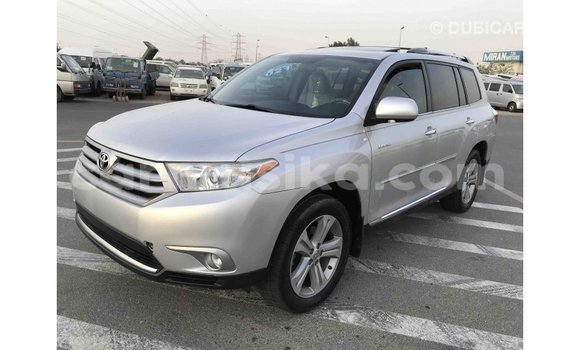 Tenga Imported Toyota Highlander Zvimwe Mota in Import - Dubai in Harare Tenga Imported Toyota Highlander Zvimwe Mota in Import - Dubai in Harare
