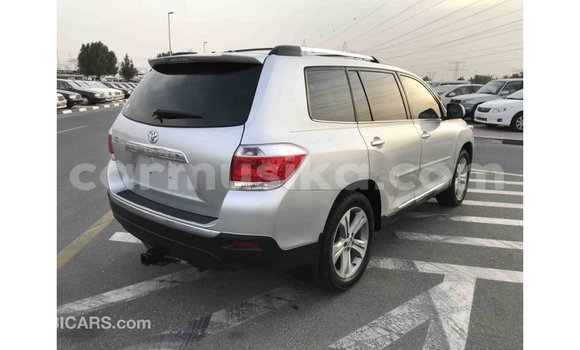 Tenga Imported Toyota Highlander Zvimwe Mota in Import - Dubai in Harare Tenga Imported Toyota Highlander Zvimwe Mota in Import - Dubai in Harare