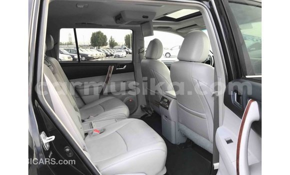Tenga Imported Toyota Highlander Nhema Mota in Import - Dubai in Harare Tenga Imported Toyota Highlander Nhema Mota in Import - Dubai in Harare