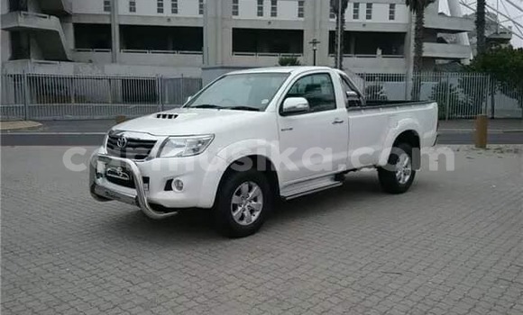 Buy Used Toyota Hilux White Car in Beitbridge in Matabeleland South Buy Used Toyota Hilux White Car in Beitbridge in Matabeleland South