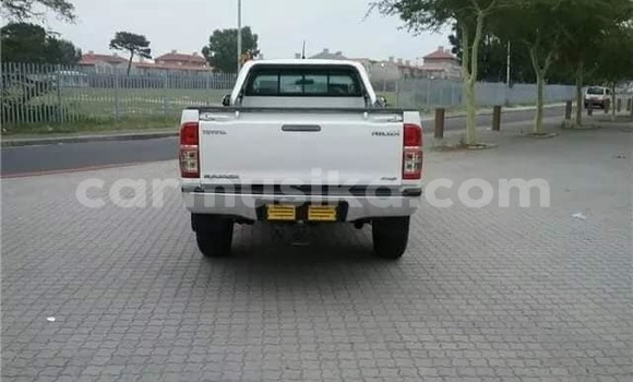 Buy Used Toyota Hilux White Car in Beitbridge in Matabeleland South Buy Used Toyota Hilux White Car in Beitbridge in Matabeleland South