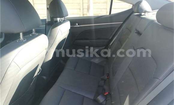 Acheter Occasion Voiture Hyundai Elantra Gris à Beitbridge, Matabeleland South Acheter Occasion Voiture Hyundai Elantra Gris à Beitbridge, Matabeleland South